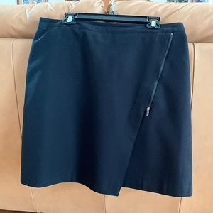 Rafaella stylish women’s skirt. Black in  size 12